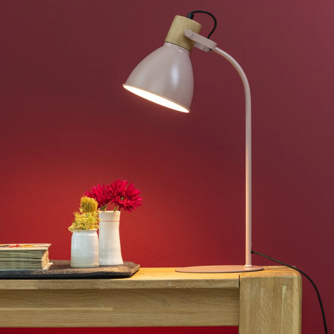 Brilliant AG Leuchten 94555-04 Erena Tischleuchte 52cm hellrosa