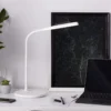 Brilliant Leuchten No. G93101-05 LED Tischleuchte Joni weiß Induktionsladeschale