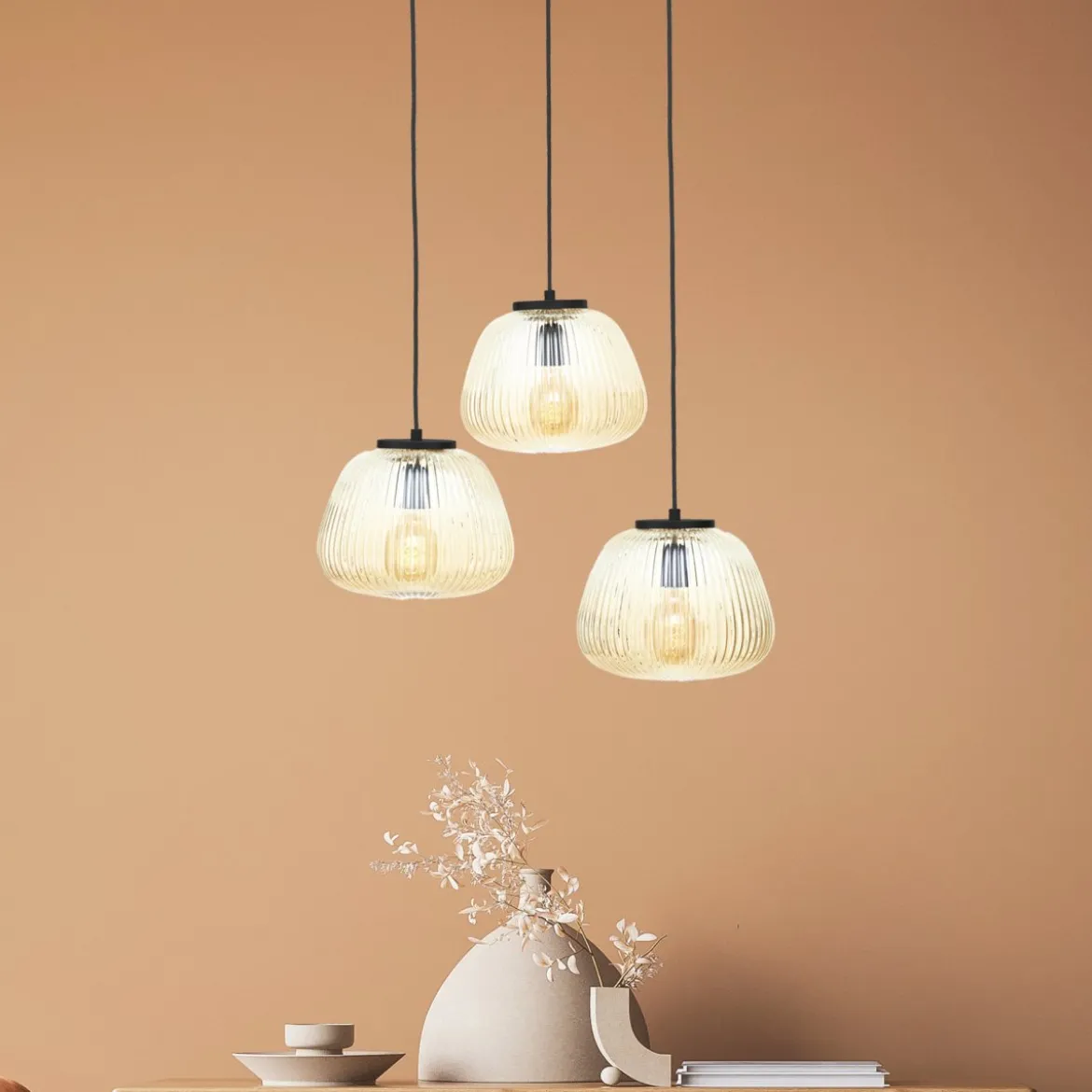 Brilliant Leuchten 80110-86 Pendelleuchte Kaizen 3- flammig rund amber-bernstein schwarz