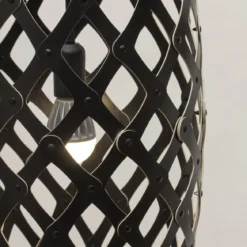 David Trubridge Hinaki Pendelleuchte 90 cm schwarz 2 Seiten