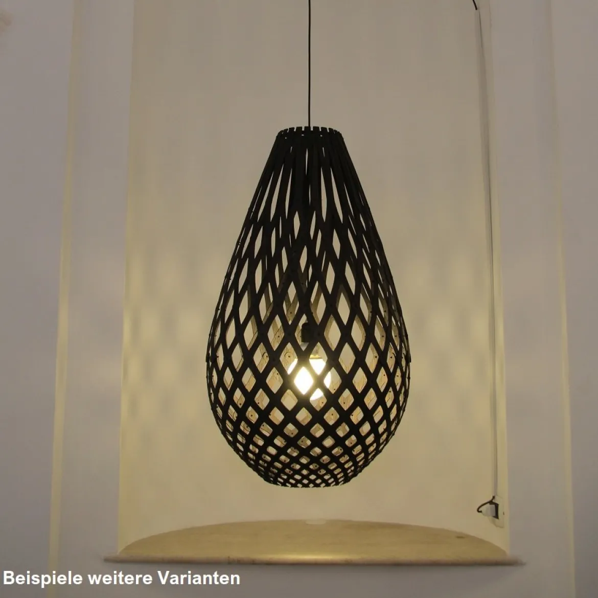 David Trubridge Koura Pendelleuchte 100 cm schwarz 2 Seiten
