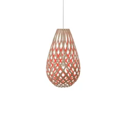 David Trubridge Koura Pendelleuchte 50 cm rot