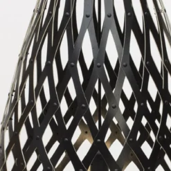 David Trubridge Koura Pendelleuchte 75 cm schwarz 2 Seiten