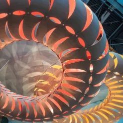 David Trubridge Maru Pendelleuchte Ø 140cm orange