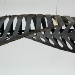 David Trubridge Navicula small Pendelleuchte 57 cm schwarz 2 Seiten