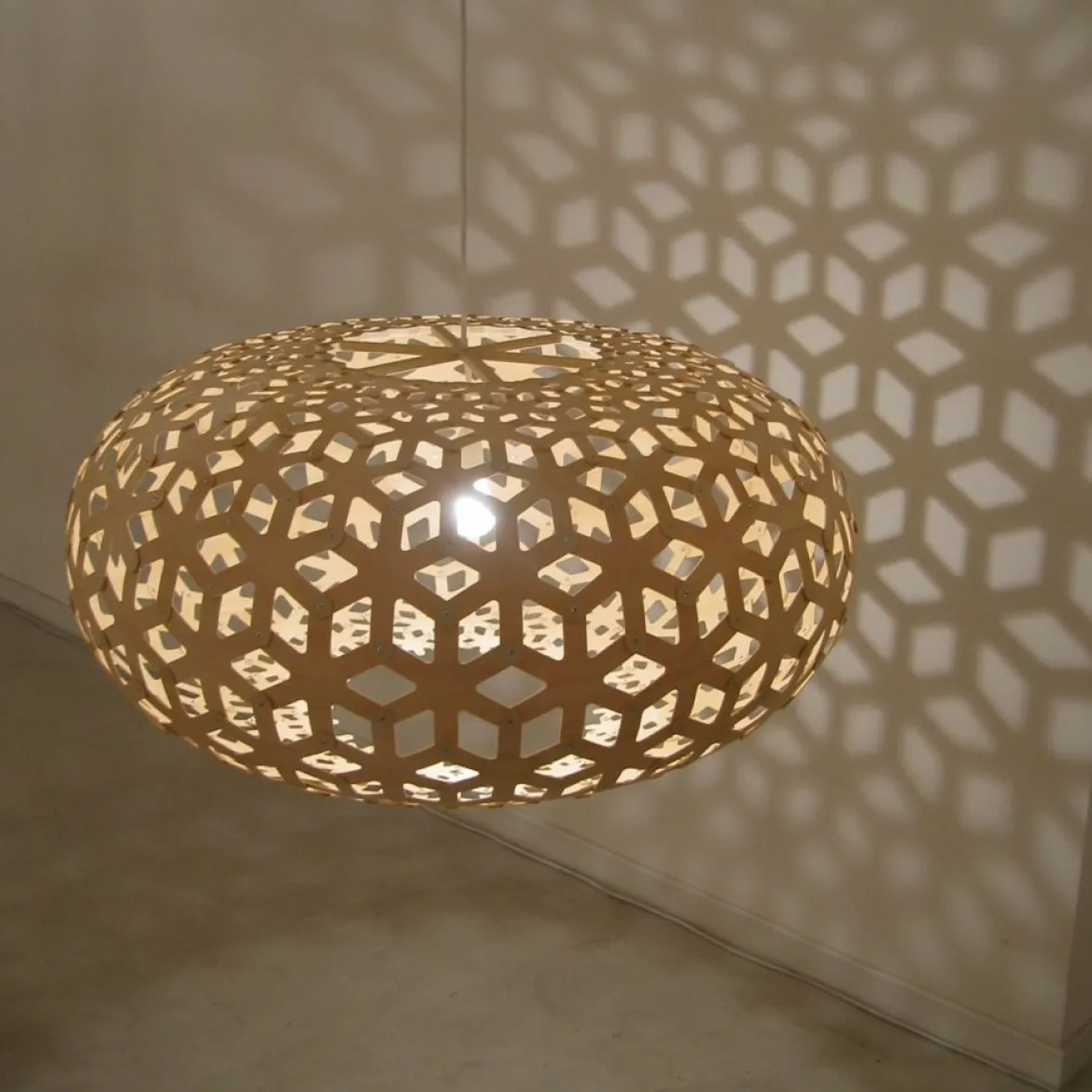 David Trubridge Snowflake Pendelleuchte Ø 80cm bambus