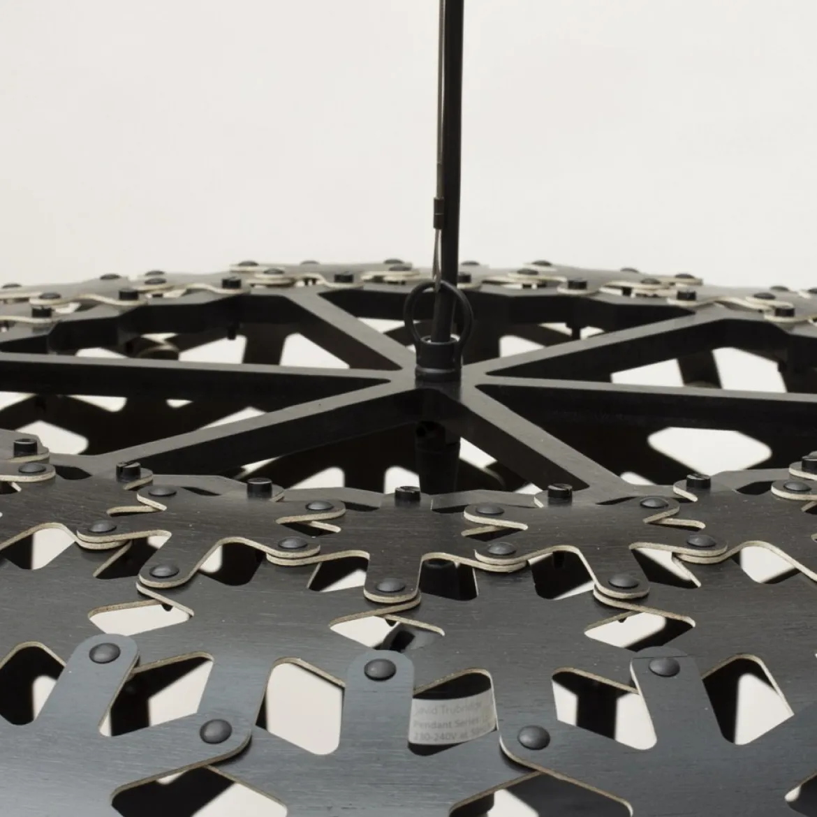 David Trubridge Snowflake Pendelleuchte Ø 80cm schwarz 2 Seiten