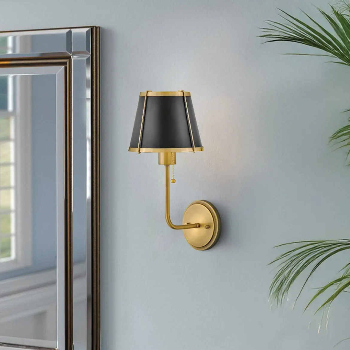 Elstead Lighting Clarke Wandleuchte mit Zugschalter Messing Metallschirm schwarz