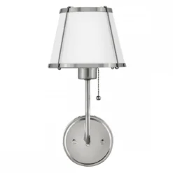 Elstead Lighting Clarke Wandleuchte mit Zugschalter Nickel poliert Metallschirm weiß