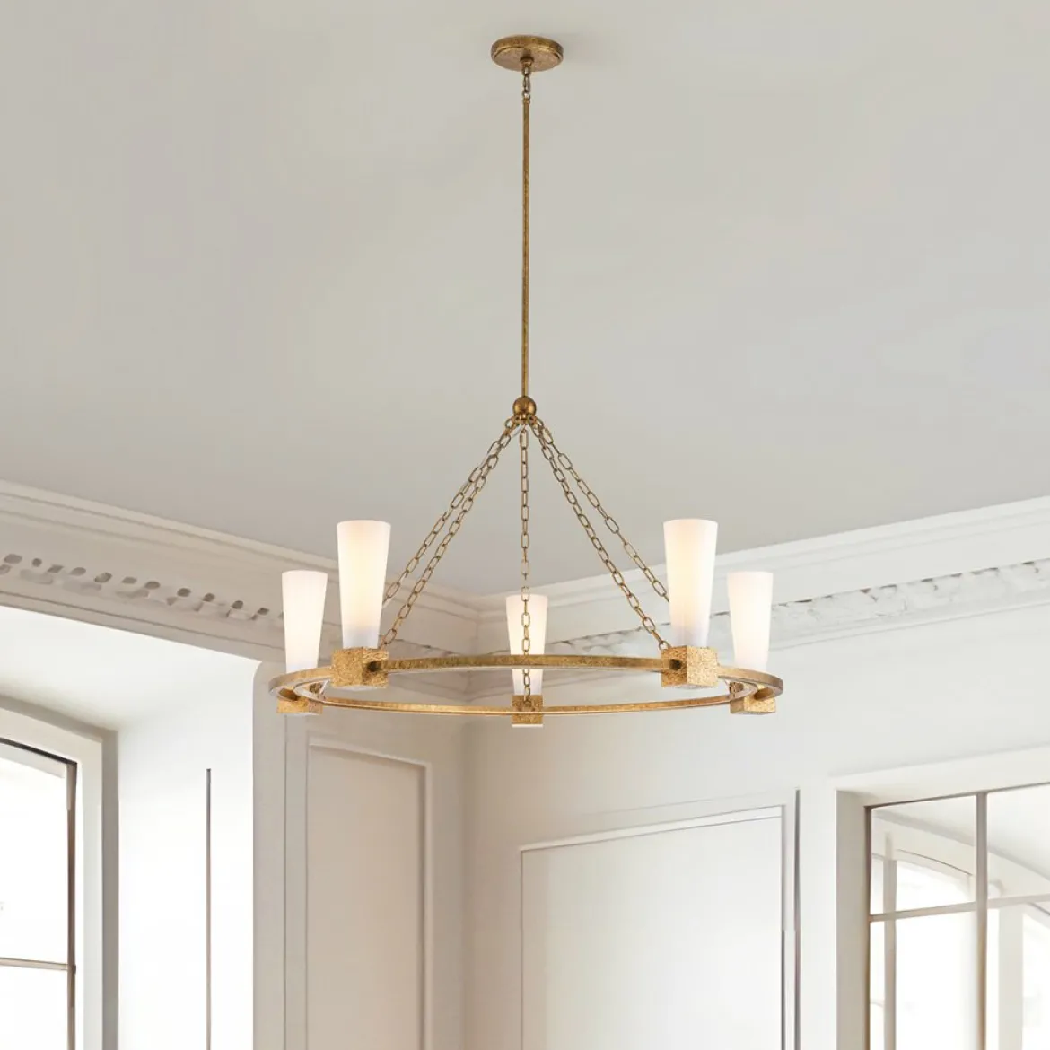 Elstead Lighting Kristy Kronleuchter 5-flammig Antik Gold Opalglas