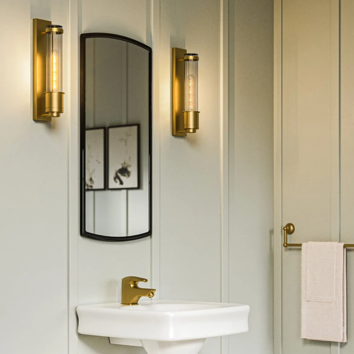Elstead Lighting Wellington Wandleuchte 1-Light Messing Klarglas E27