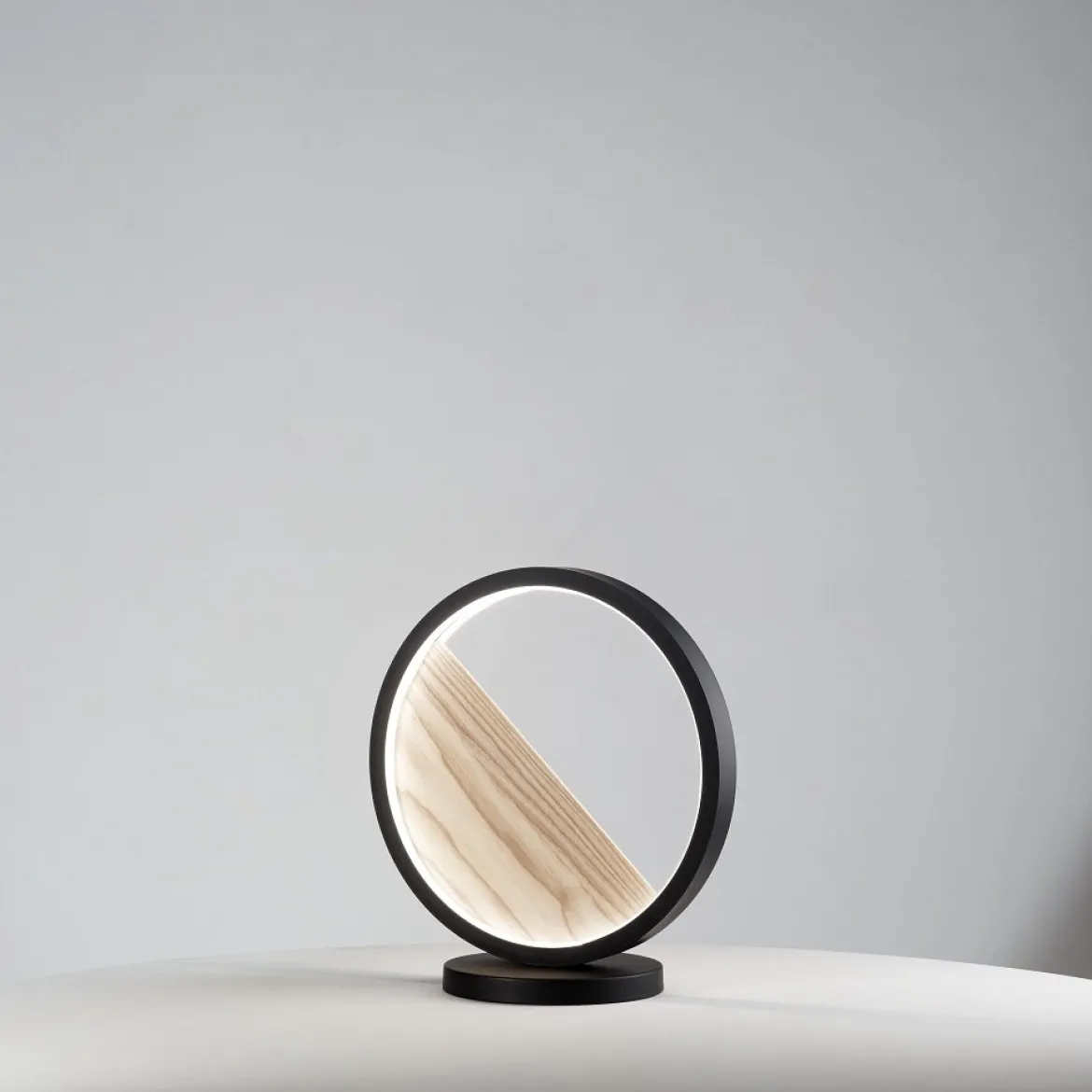 Fabas Luce 3695-30-101 Tischleuchte Pierre rund schwarz holz
