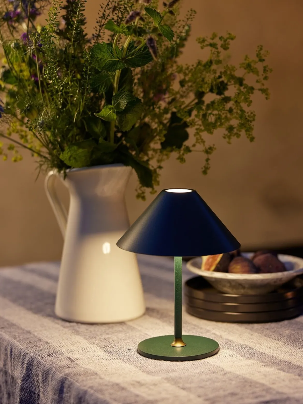 Halo Design 800827 LED Akku Tischleuchte Hygge grün