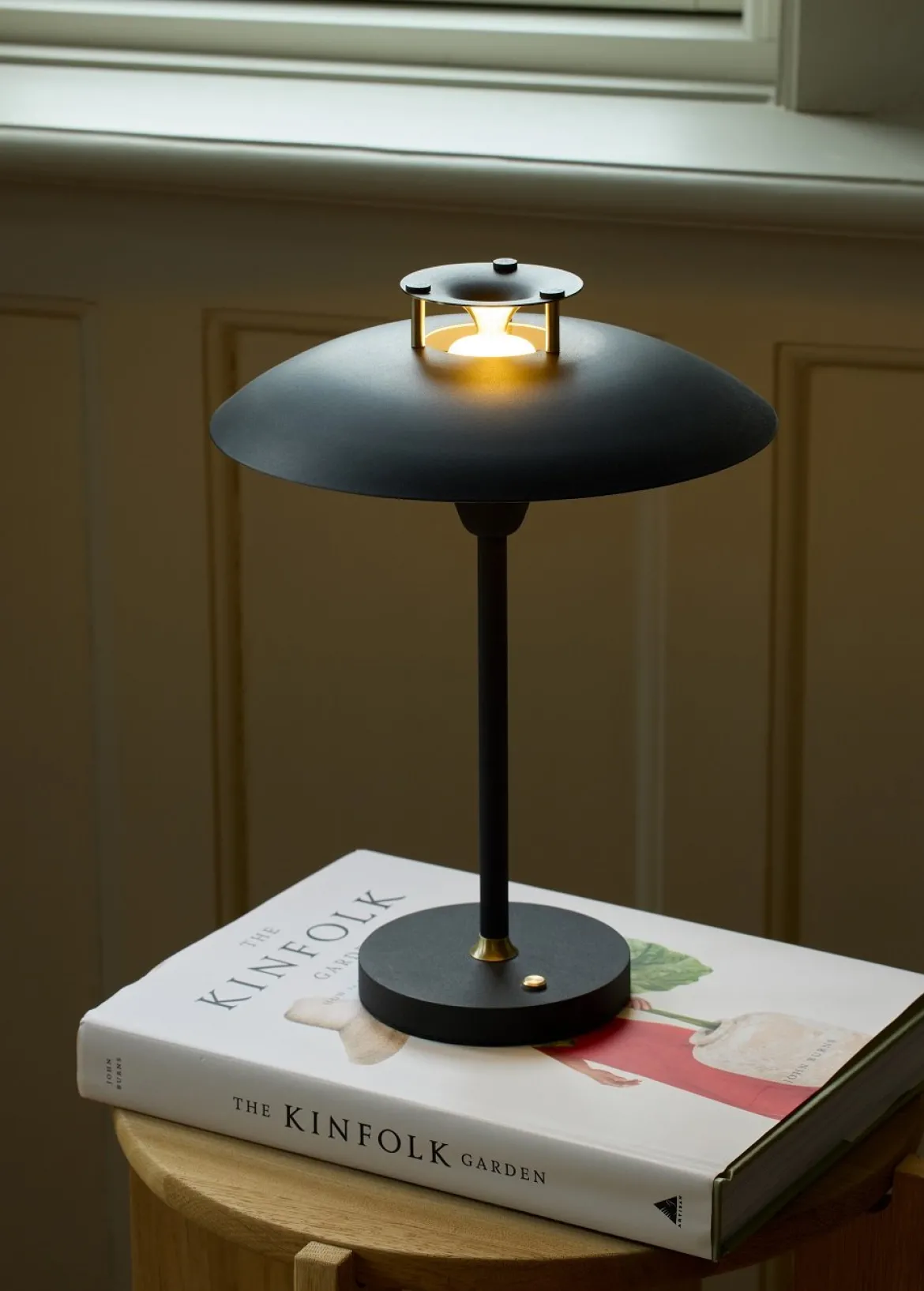 Halo Design 746040 LED Akku Tischleuchte Stepp 1-2-3 Schwarz dimmbar IP54