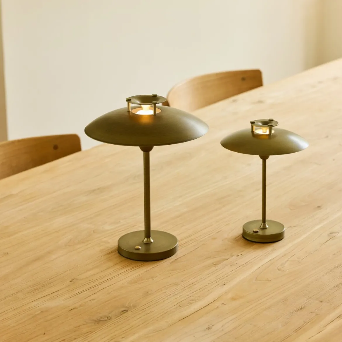 Halo Design 746149 LED Akku Tischleuchte Mini Stepp 1-2-3 Messing Antik dimmbar IP44