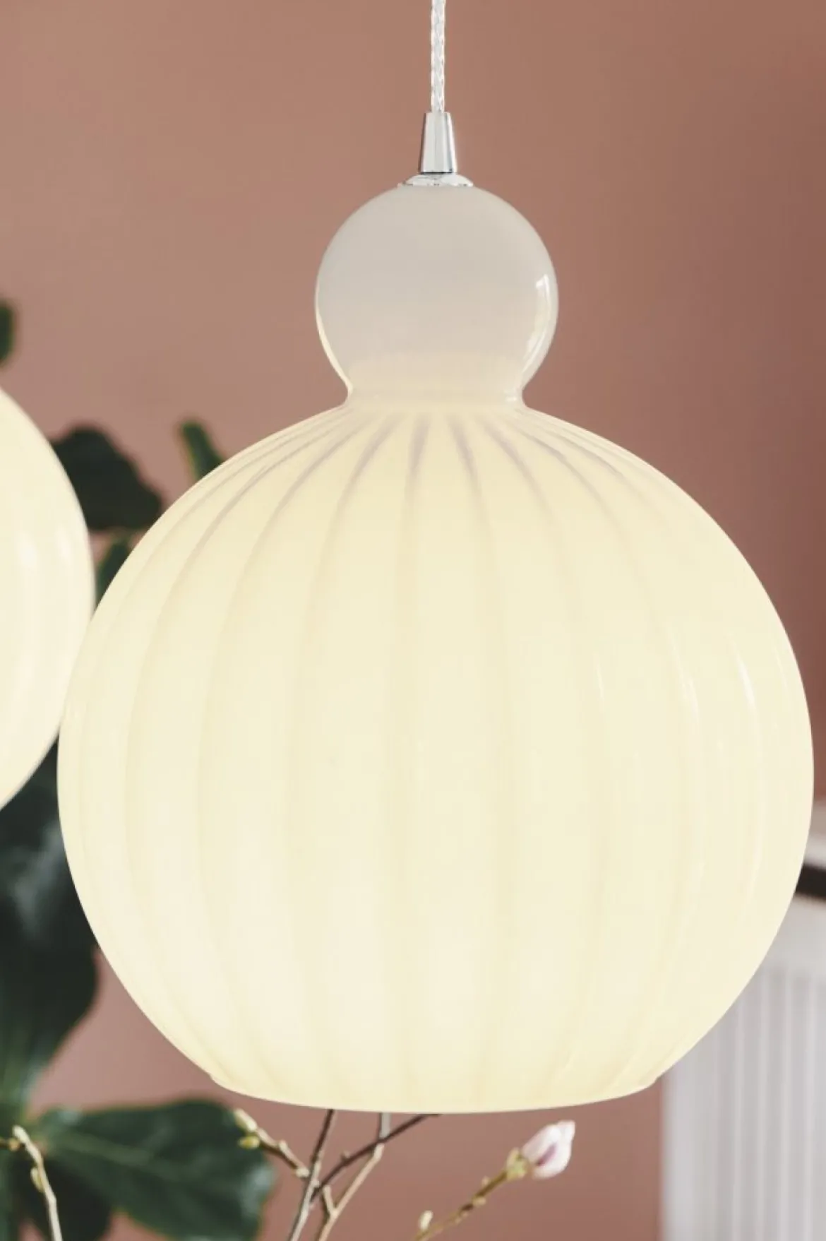Halo Design No. 737321 LED Pendelleuchte BALL BALL Opal Ø 32 E27
