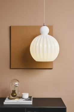 Halo Design No. 737284 LED Pendelleuchte BALL BALL Opal Ø 25 E27