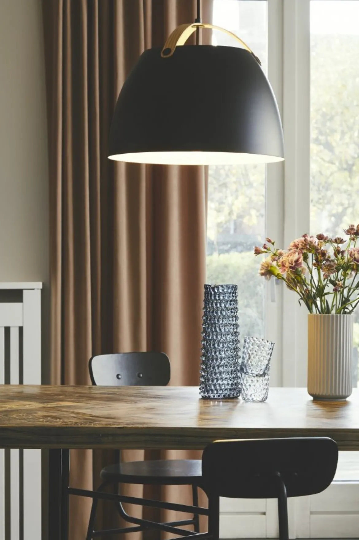 Halo Design No. 734887 LED Pendelleuchte OSLO Schwarz Eiche Ø 40