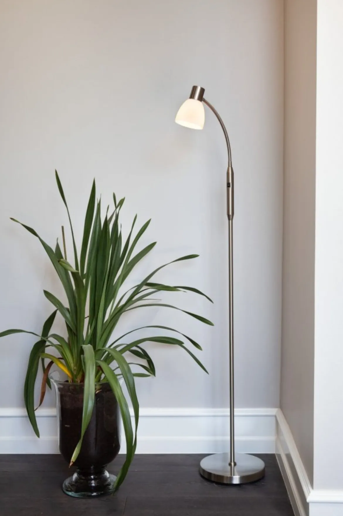 Halo Design No. 736898 LED Stehleuchte HUDSON 1-flammig H 120 cm