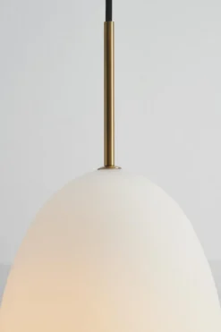 Halo Design No. 739905 Pendelleuchte Bodø Opal Messing gebürstet 20cm