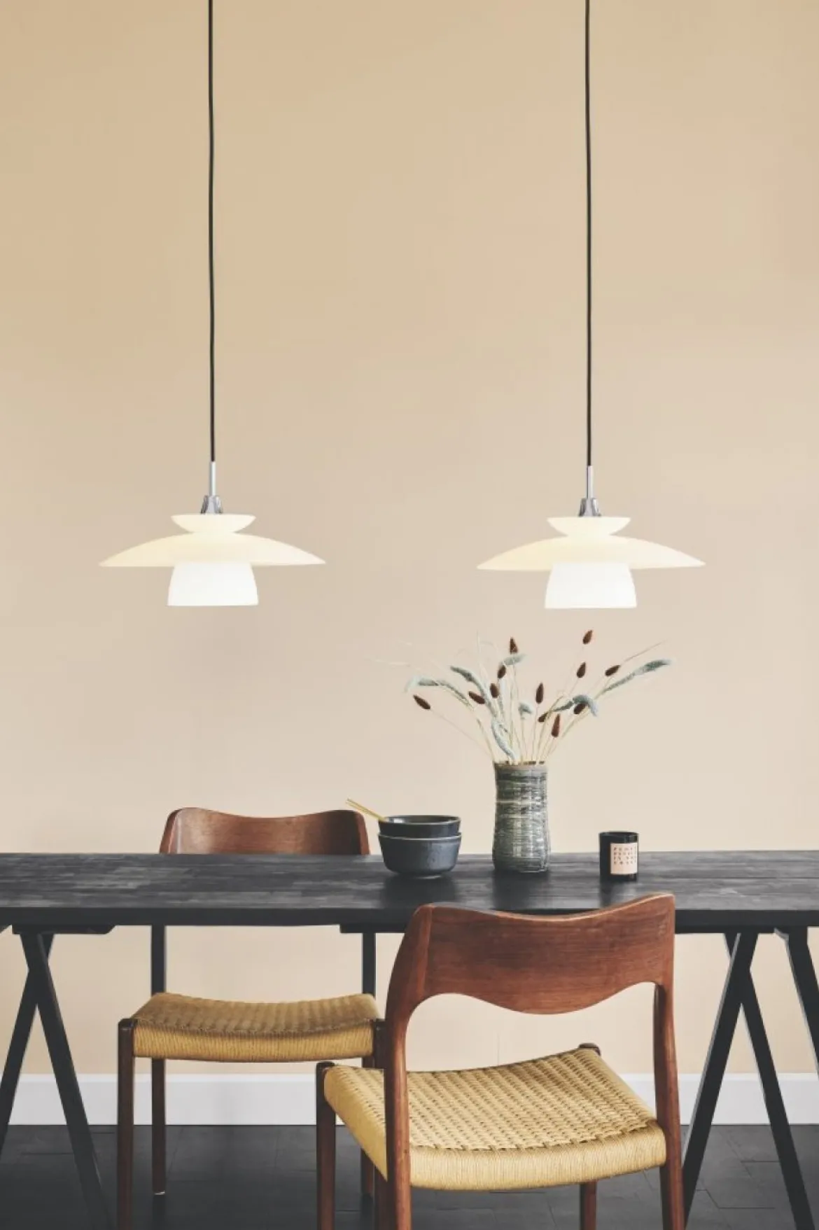 Halo Design No. 733651 Pendelleuchte Scandinavia Opal Chrom Ø 40cm