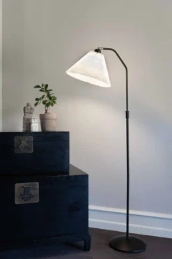 Halo Design No. 107923 Stehleuchte Berlin Schwarz 150cm
