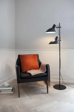 Halo Design No. 739226 Stehleuchte Metropole 2-flammig Schwarz H150cm