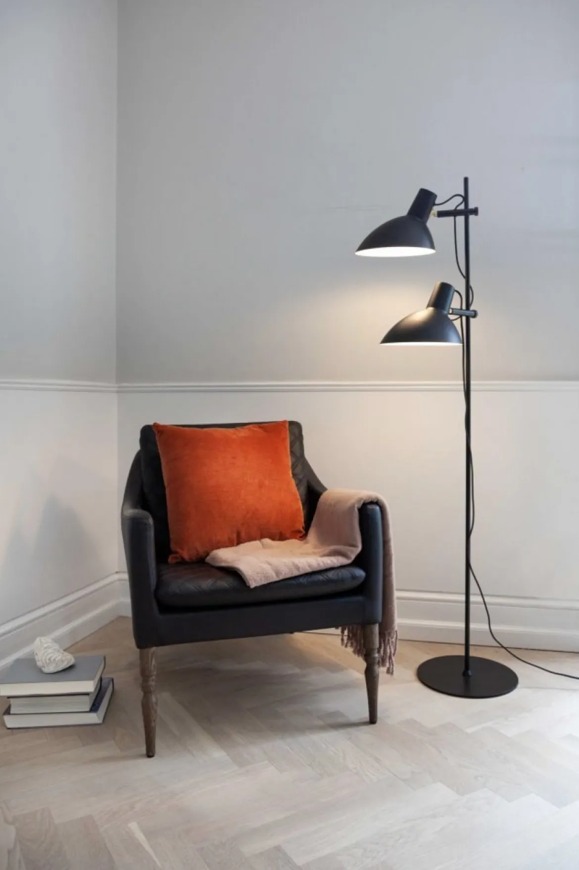 Halo Design No. 739226 Stehleuchte Metropole 2-flammig Schwarz H150cm