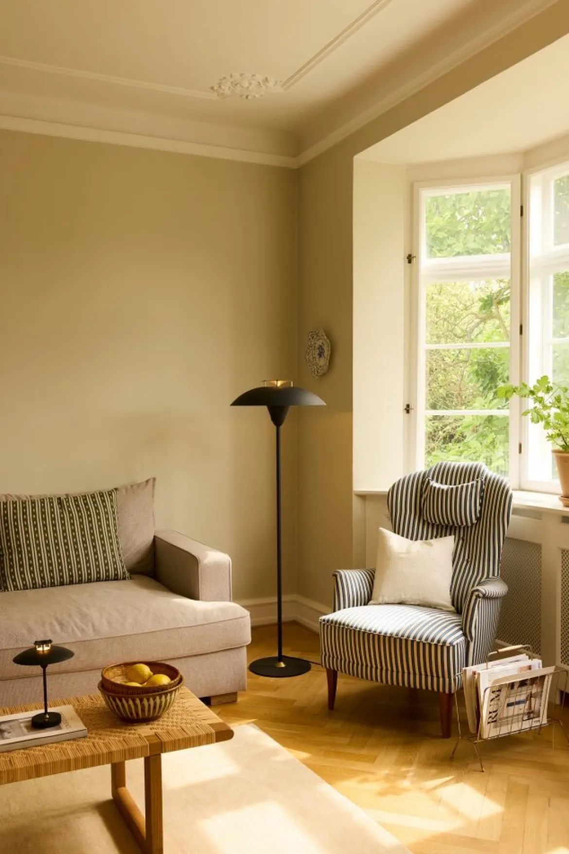 Halo Design 748976 Stehleuchte Stepp Schwarz antik messing 140cm