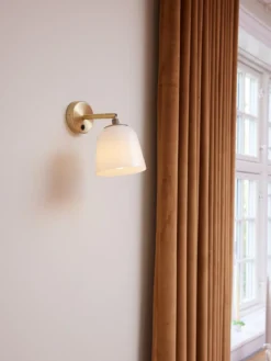 Halo Design 745272 Wandleuchte Room 49 antikes messing opal