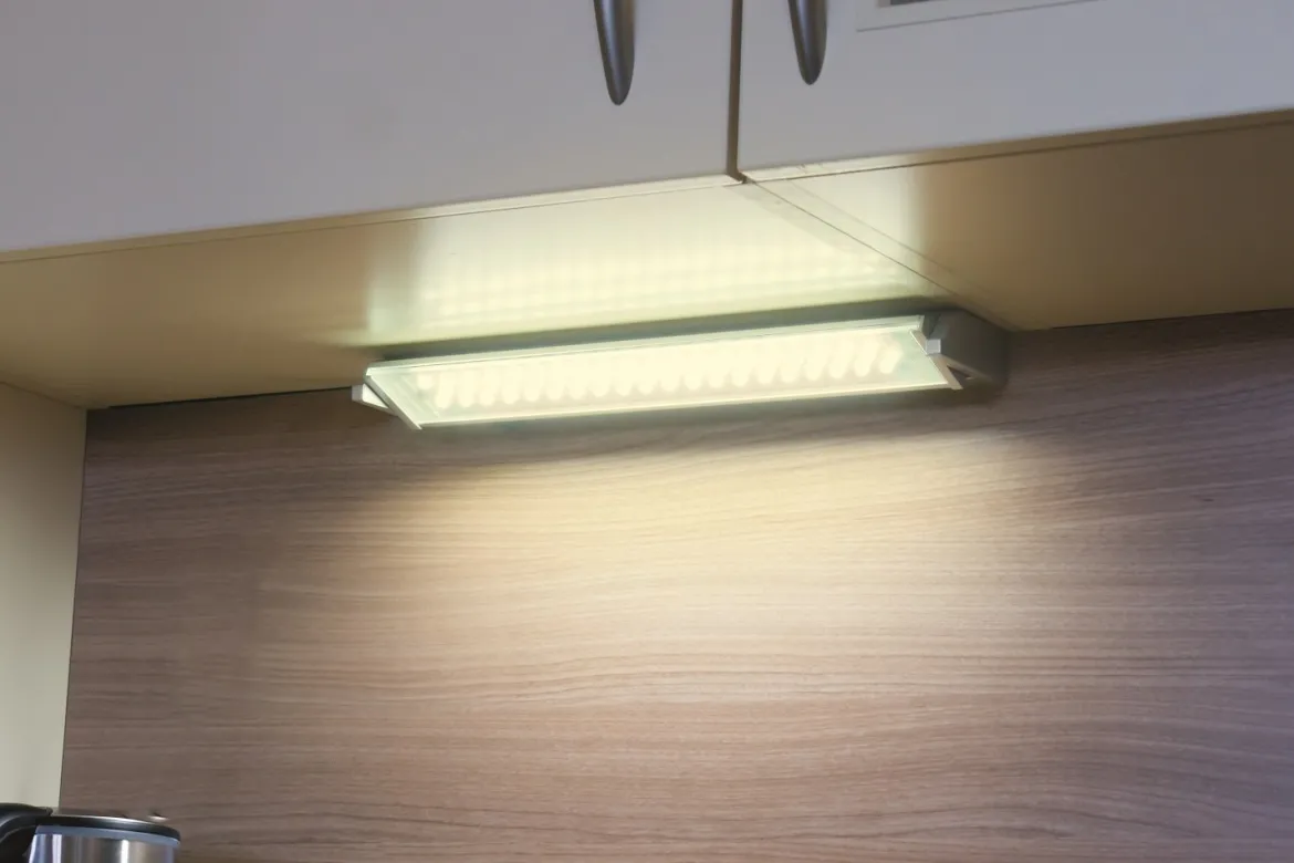 Heitronic Nr. 29001-HE LED Unterbauleuchte Miami aluminium 580mm 3000K