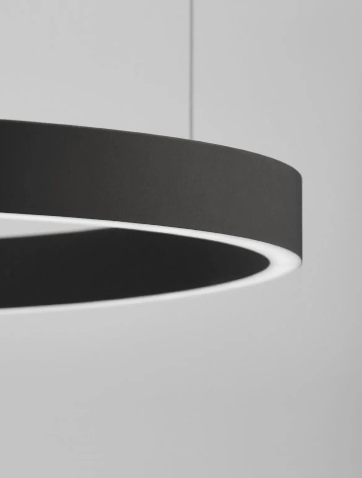 Nova Luce 9345664 ELOWEN LED Pendelleuchte 80cm 3000K Schwarz dimmbar