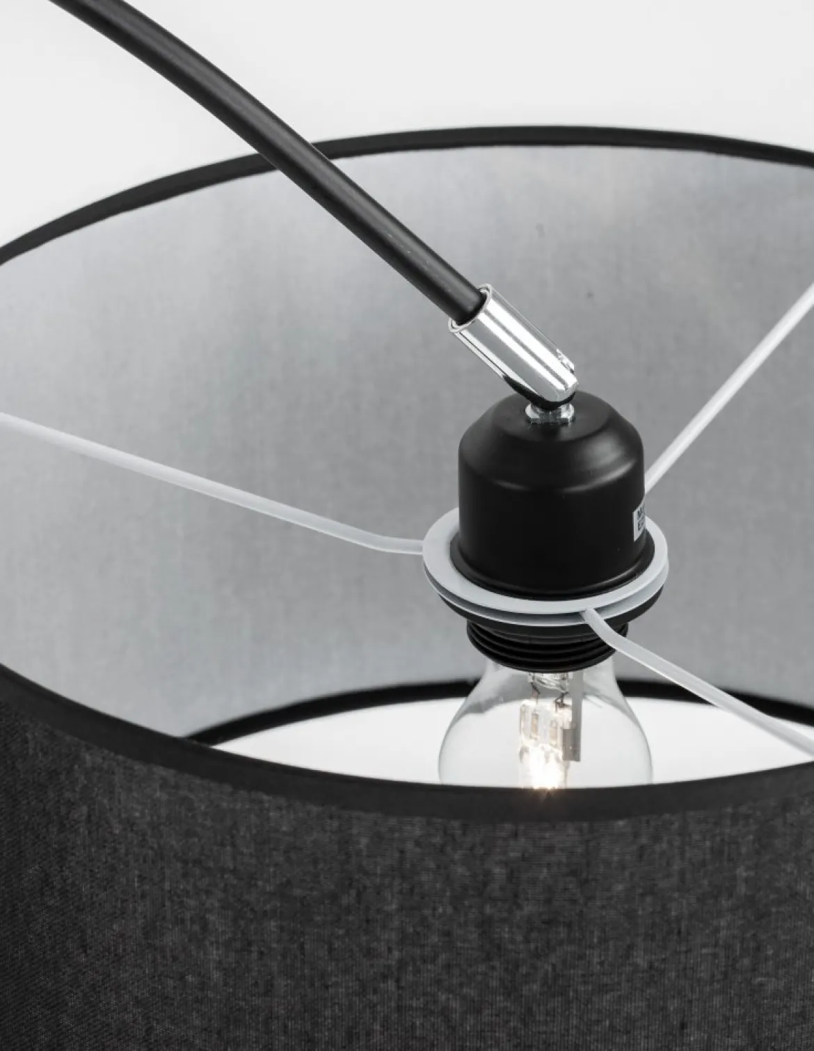 Nova Luce 9401652 SAMA Stehlampe Schwarz E27