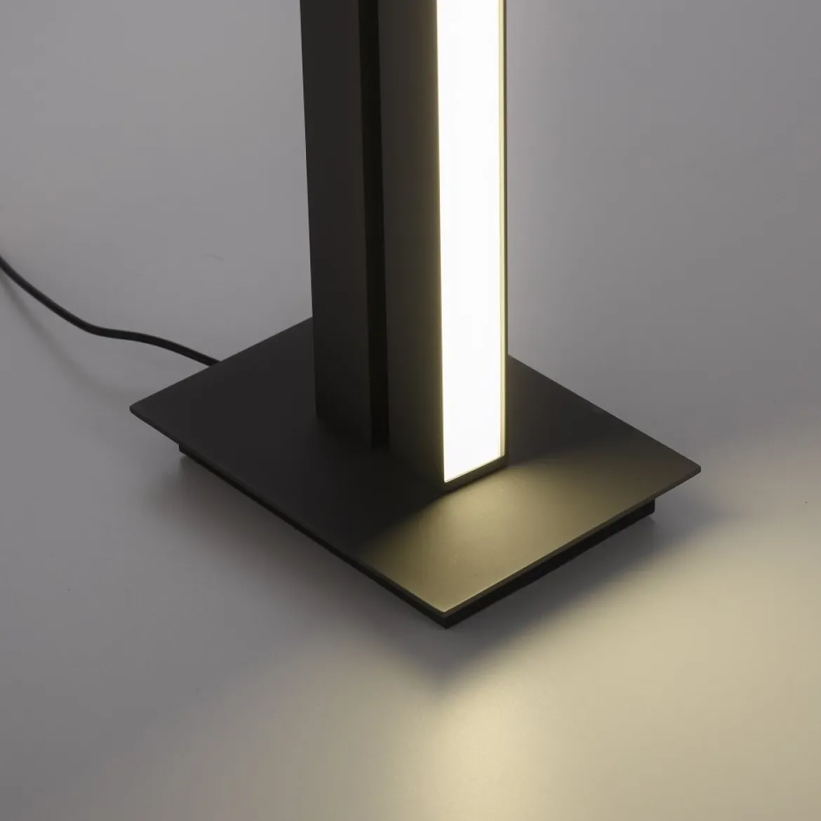 Paul Neuhaus 421-13 PURE-LINES LED Stehleuchte graphite CCT