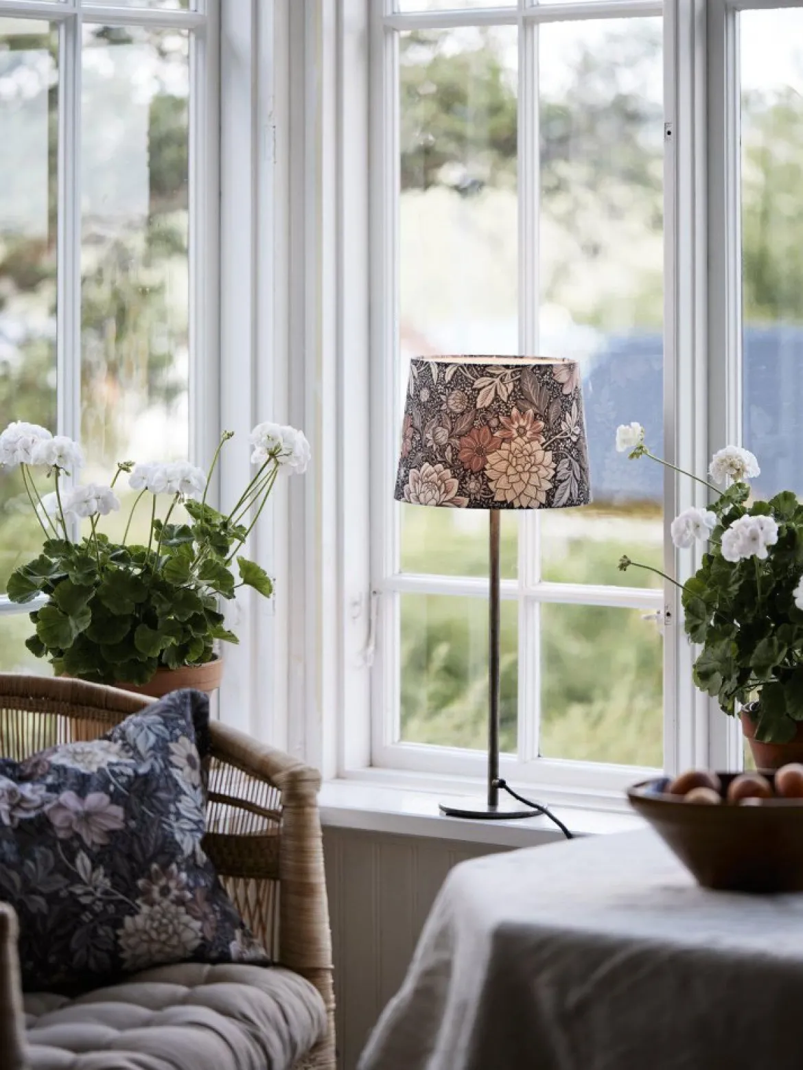 PR Home 1444501-7689 Tischleuchte Base Schirm Dahlia Braun 58cm