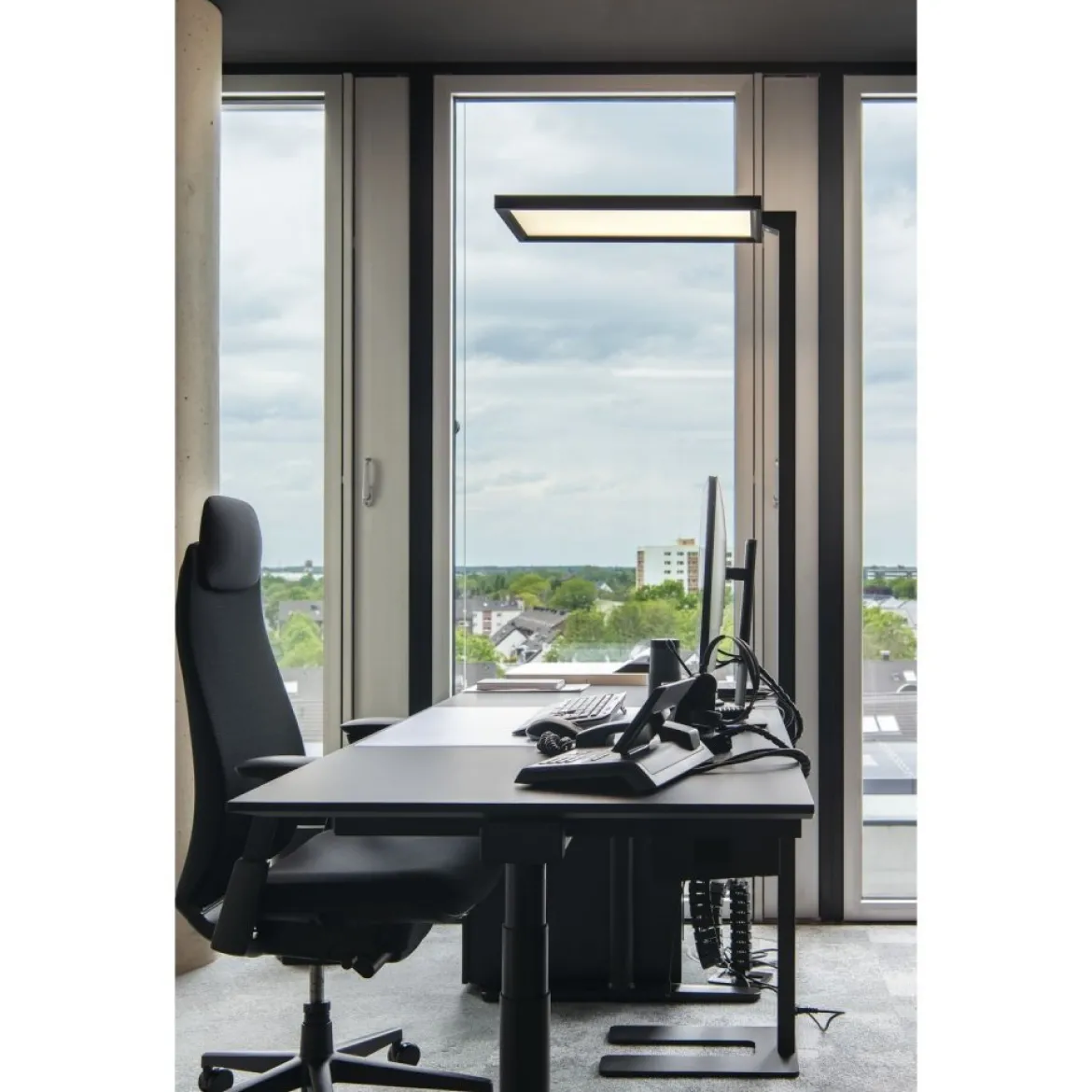 SLV 1005390 WORKLIGHT Stehleuchte schwarz 79W 4000K 80°